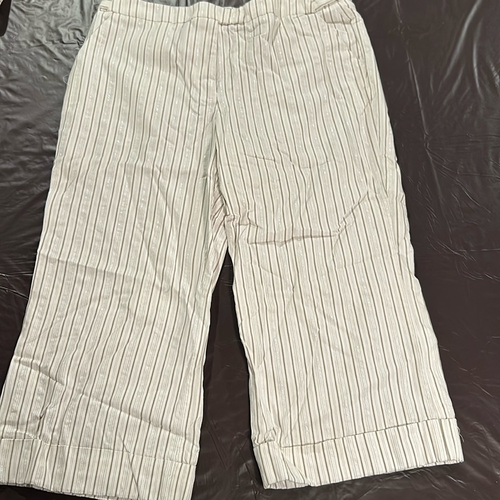 New York & Co white pinstripe capris with shiny silver